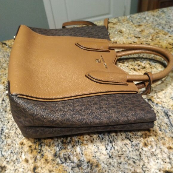 Michael Kors Mae Small Logo and Pebbled Leather Messenger Crossbody Bag Brown - Picture 7 of 16